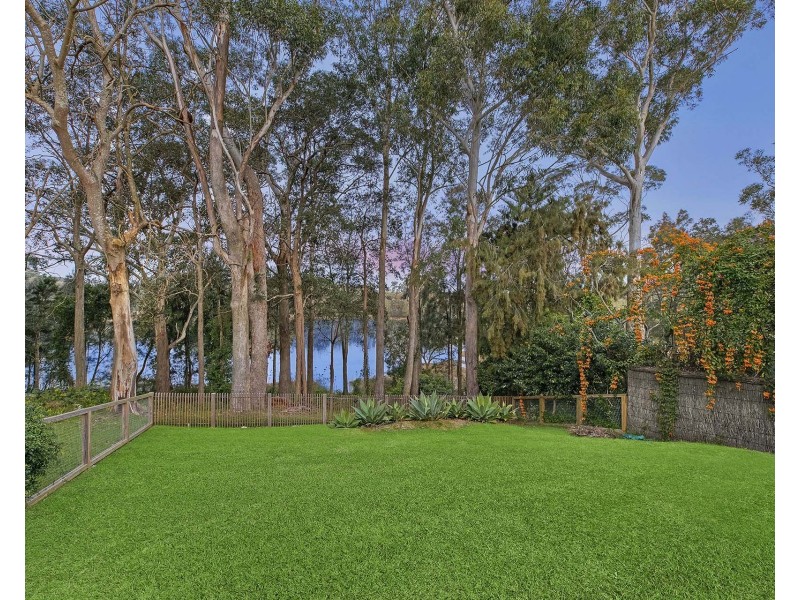 36 Lake Shore Drive, North Avoca NSW 2260