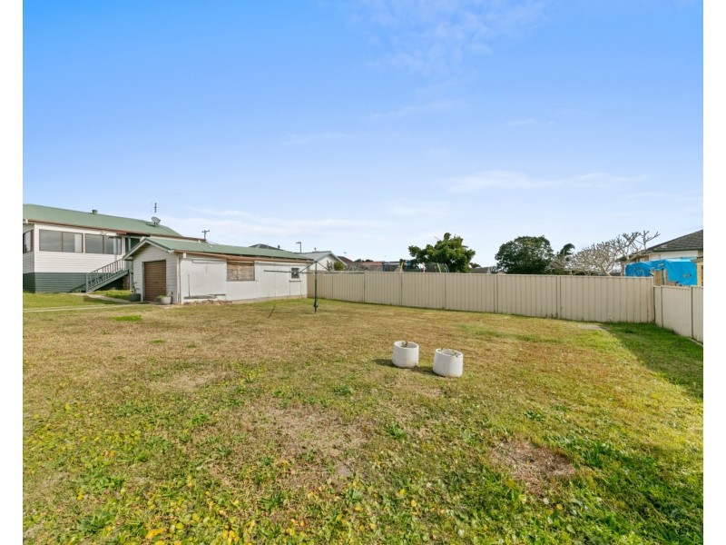 16 Lynwood Avenue, The Entrance NSW 2261