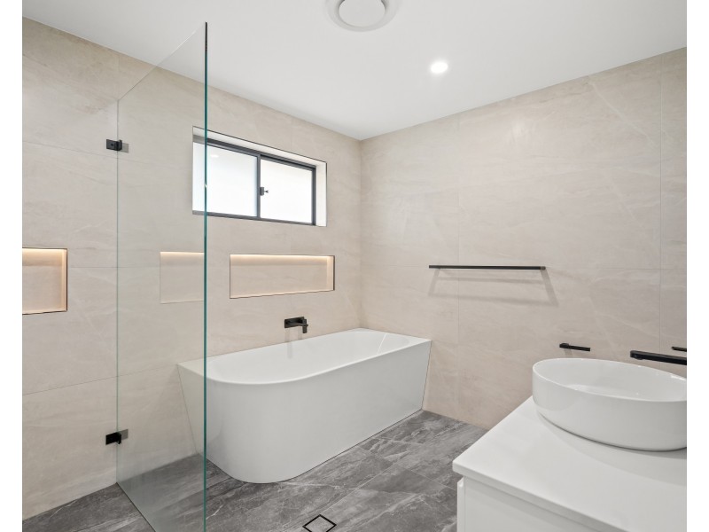 87 Platypus Road, Berkeley Vale NSW 2261