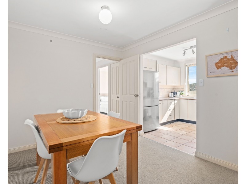 2/15 Maas Parade, Forresters Beach NSW 2260