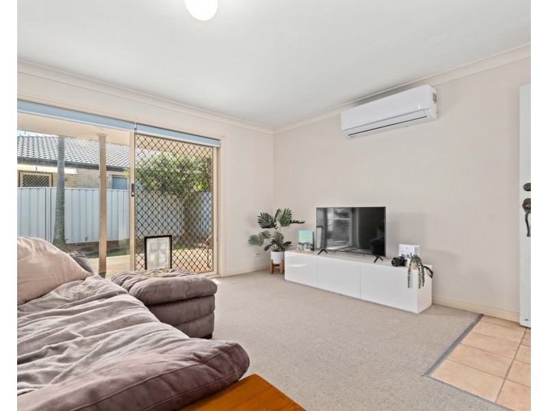 2/15 Maas Parade, Forresters Beach NSW 2260