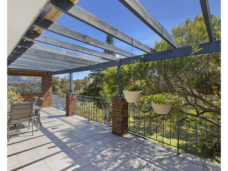 12 John Street, Forresters Beach NSW 2260
