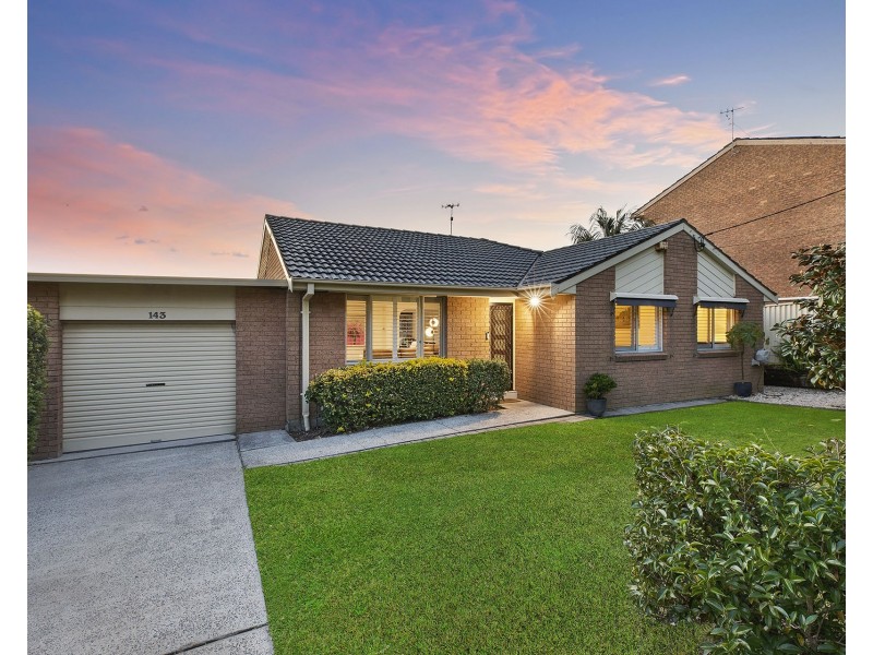 143 Cresthaven Avenue, Bateau Bay NSW 2261