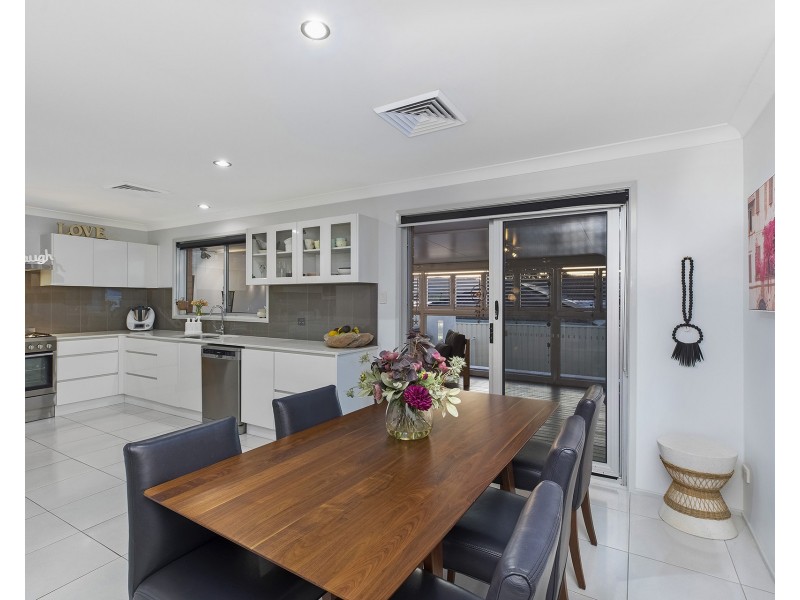 143 Cresthaven Avenue, Bateau Bay NSW 2261