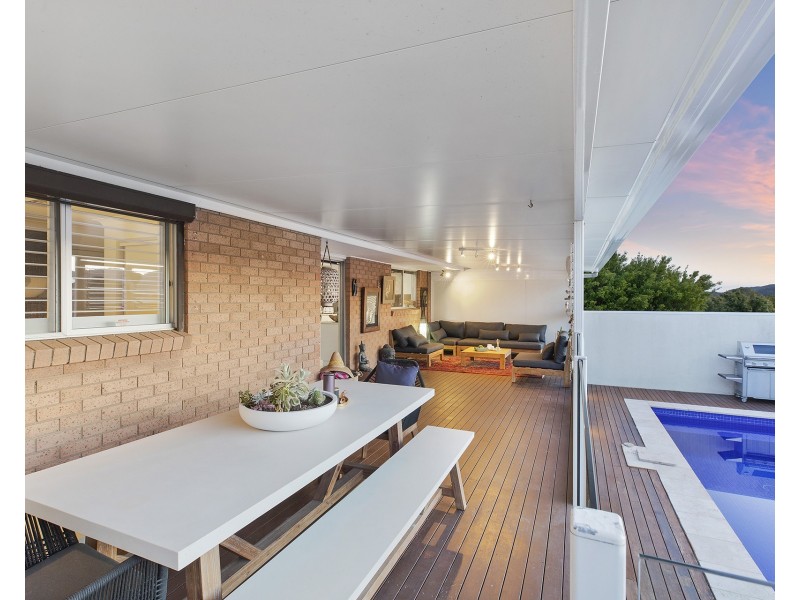 143 Cresthaven Avenue, Bateau Bay NSW 2261