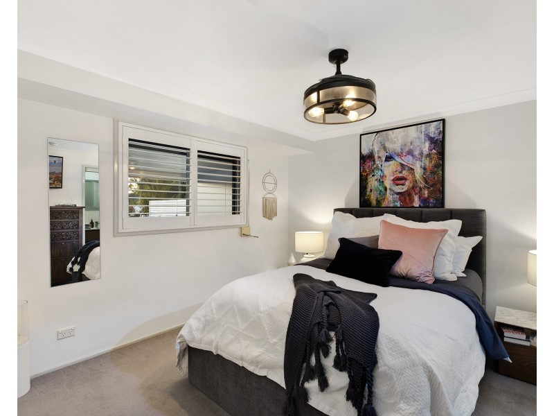 143 Cresthaven Avenue, Bateau Bay NSW 2261