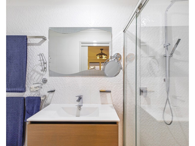 143 Cresthaven Avenue, Bateau Bay NSW 2261