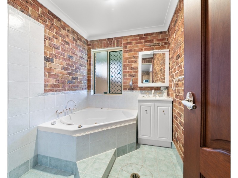 45 Bay View Avenue, East Gosford NSW 2250