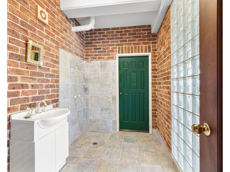 45 Bay View Avenue, East Gosford NSW 2250