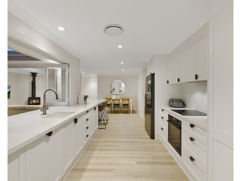 24 Joan Street, Forresters Beach NSW 2260