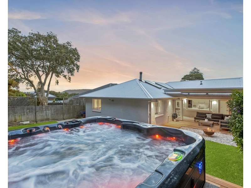 24 Joan Street, Forresters Beach NSW 2260