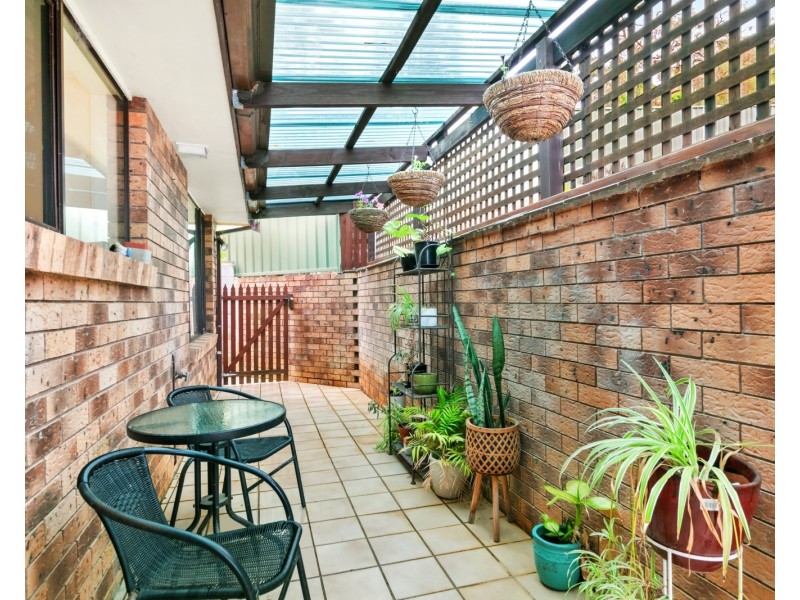 1 Lana Avenue, Wyoming NSW 2250