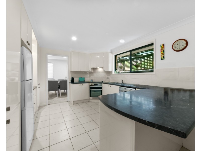 1 Lana Avenue, Wyoming NSW 2250