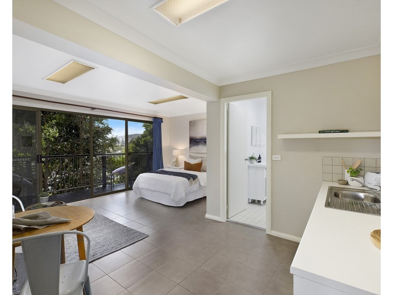 4 Hopetoun Street, Forresters Beach NSW 2260