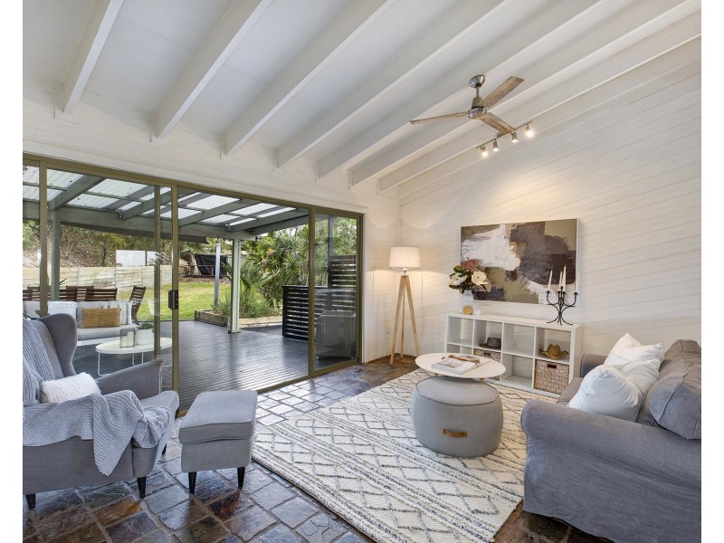 4 Hopetoun Street, Forresters Beach NSW 2260