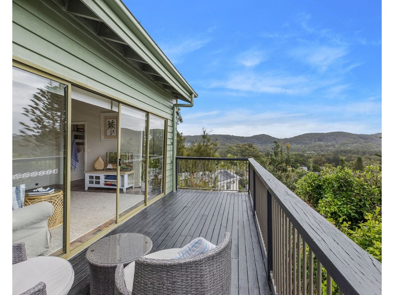 4 Hopetoun Street, Forresters Beach NSW 2260