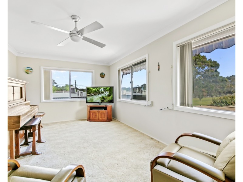 2 Headlam Parade, Springfield NSW 2250