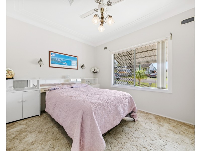 2 Headlam Parade, Springfield NSW 2250