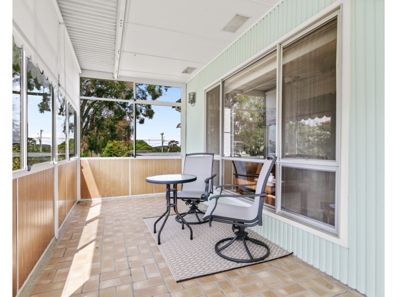 2 Headlam Parade, Springfield NSW 2250