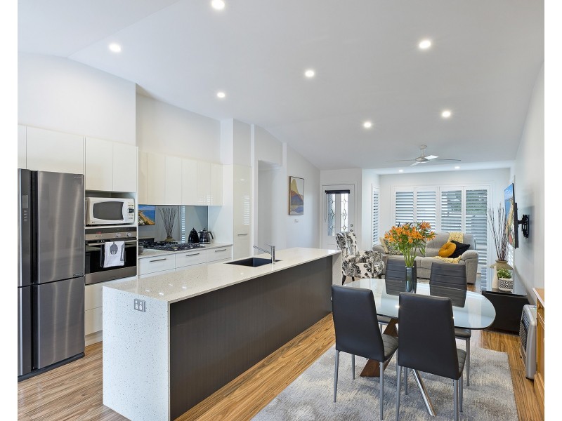 321/61 Karalta Road, Erina NSW 2250