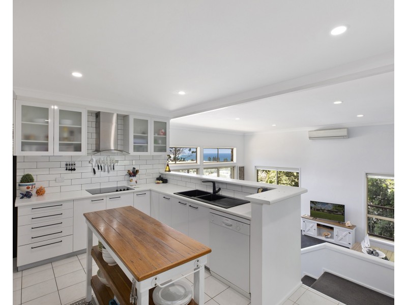 16 Cottee Crescent, Terrigal NSW 2260