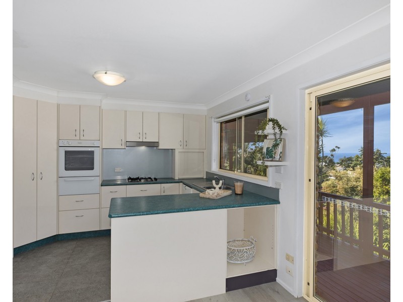 16 Cottee Crescent, Terrigal NSW 2260