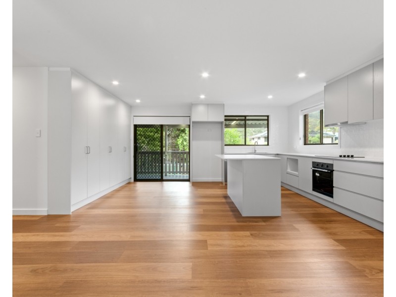 25 Lock Avenue, Springfield NSW 2250