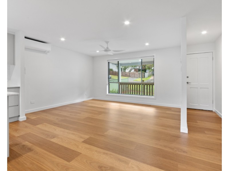 25 Lock Avenue, Springfield NSW 2250