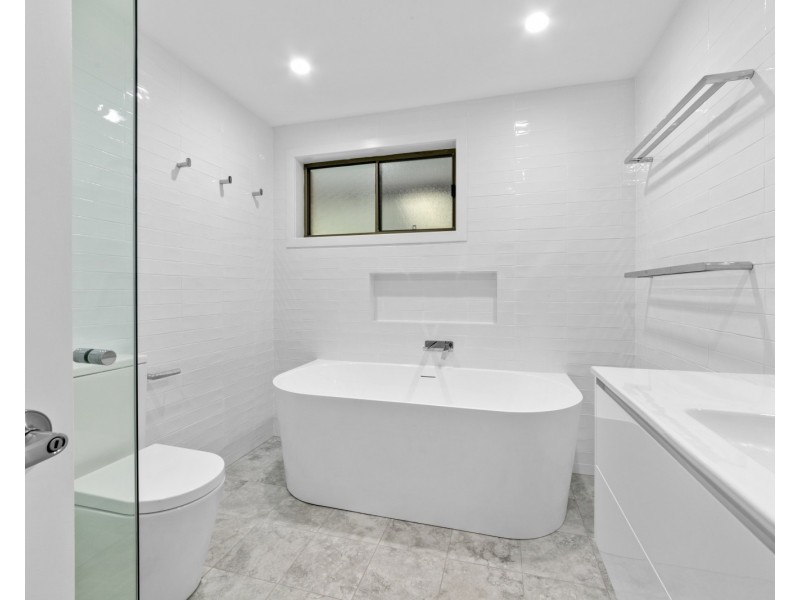 25 Lock Avenue, Springfield NSW 2250