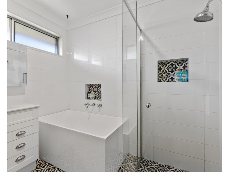 30 Bourbon Street, Wyoming NSW 2250