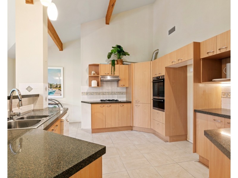 28 Jean Norman Close, Wyoming NSW 2250