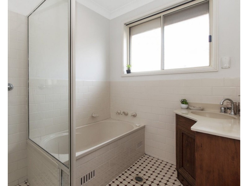 2/62 Watkin Avenue, Woy Woy NSW 2256