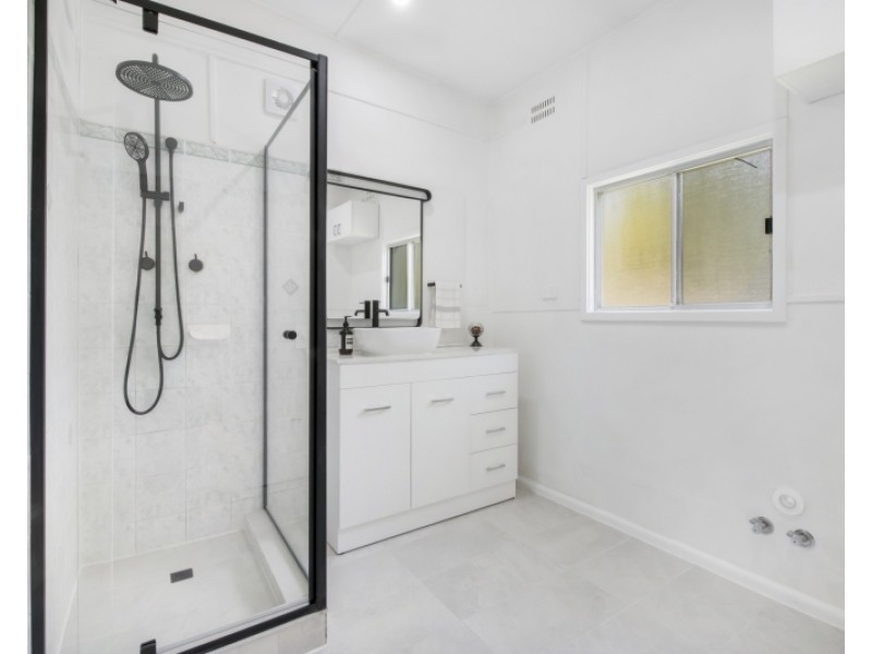 36 Inderan Avenue, Lake Haven NSW 2263