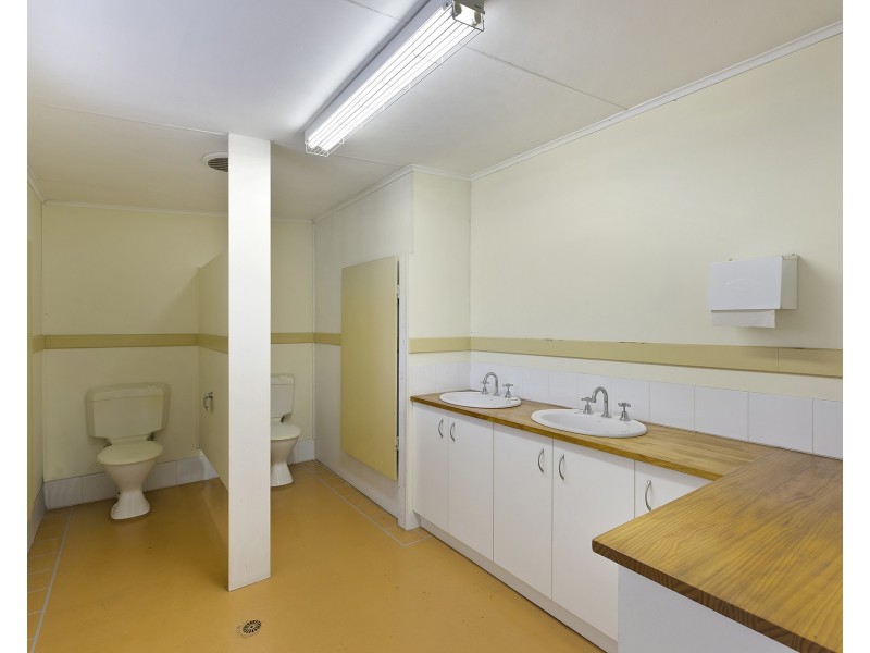 647 Pacific Highway, Wyoming NSW 2250