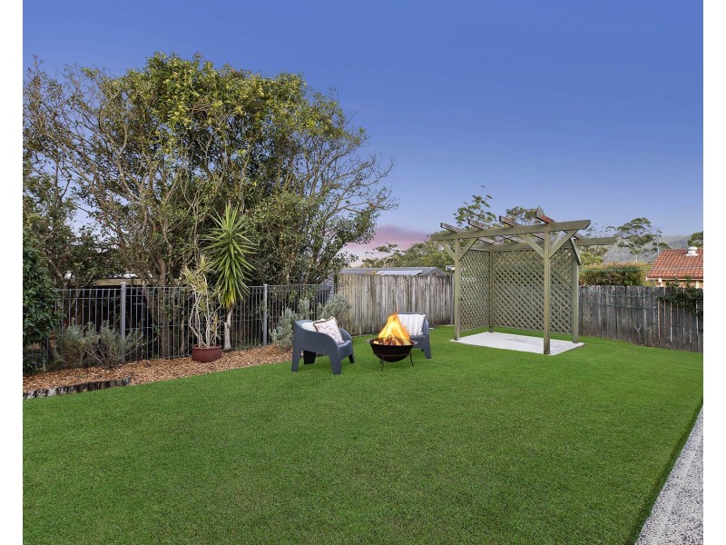 22 Howard Avenue, Green Point NSW 2251