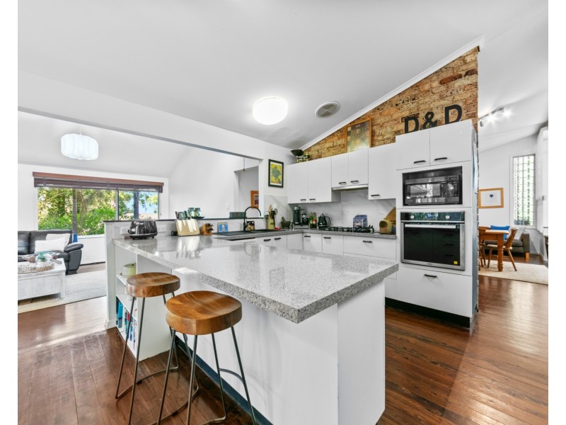 65 Bay View Avenue, East Gosford NSW 2250