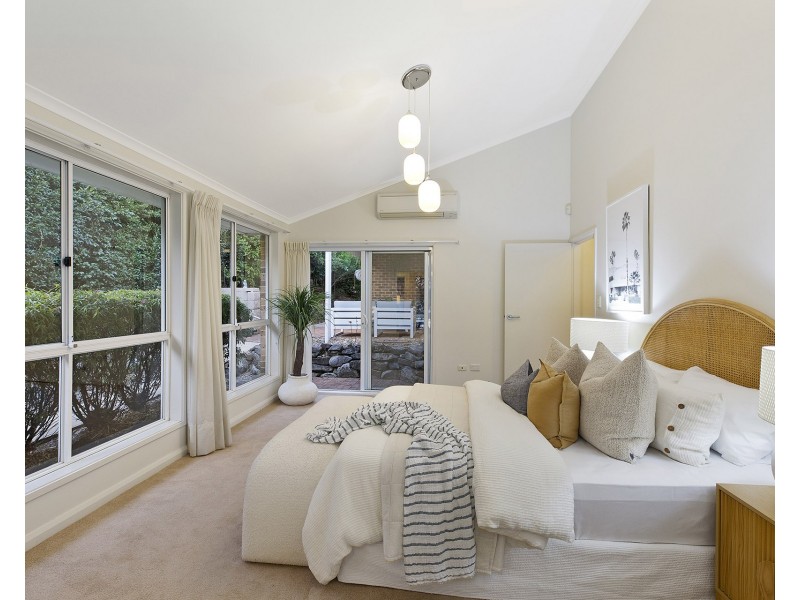 8 Fox Glove Close, Green Point NSW 2251