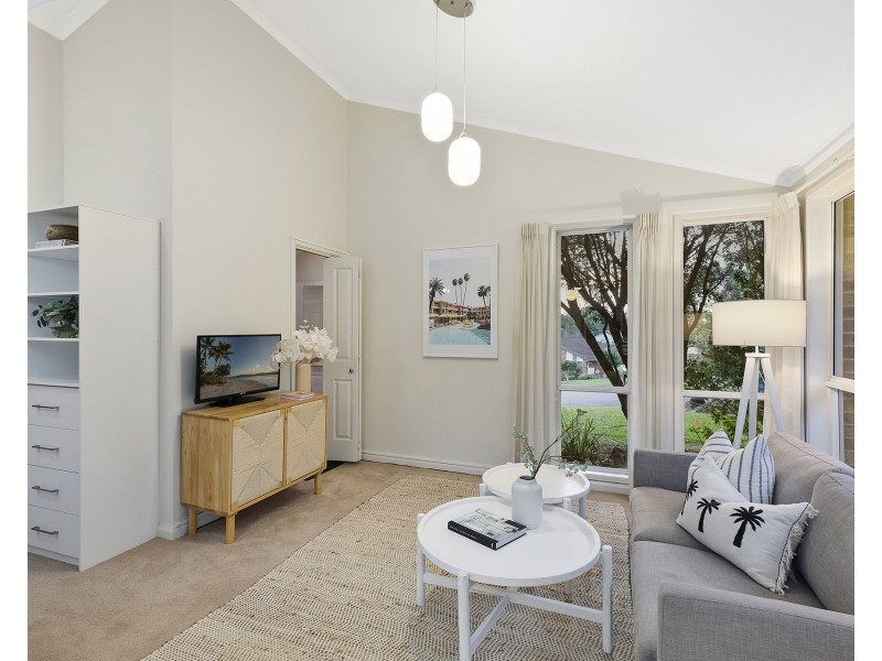 8 Fox Glove Close, Green Point NSW 2251