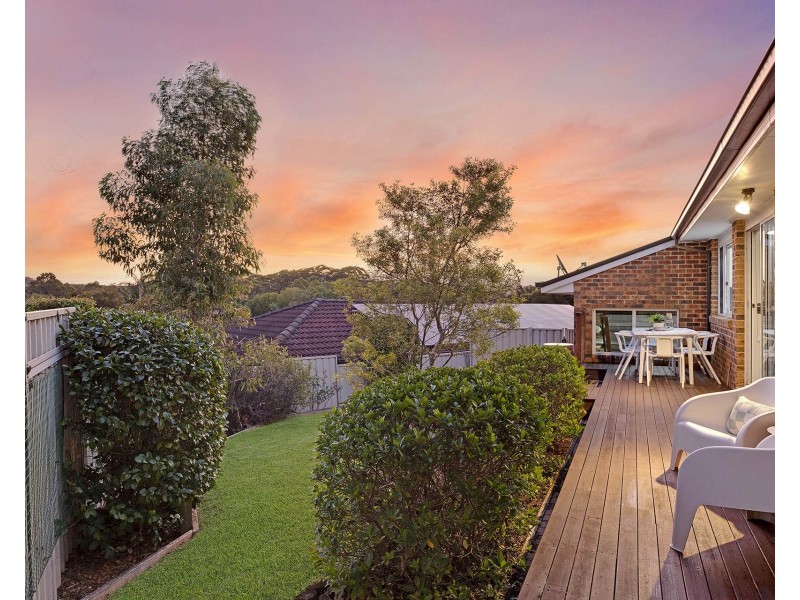 8 Fox Glove Close, Green Point NSW 2251