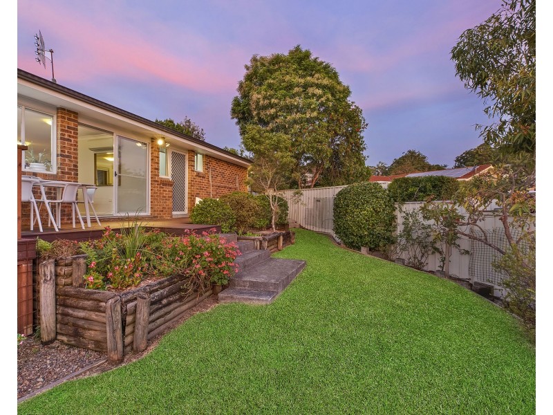 8 Fox Glove Close, Green Point NSW 2251
