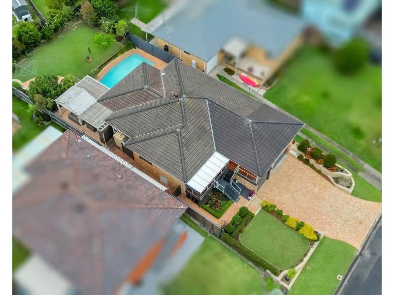 21 Matthews Parade, Point Clare NSW 2250