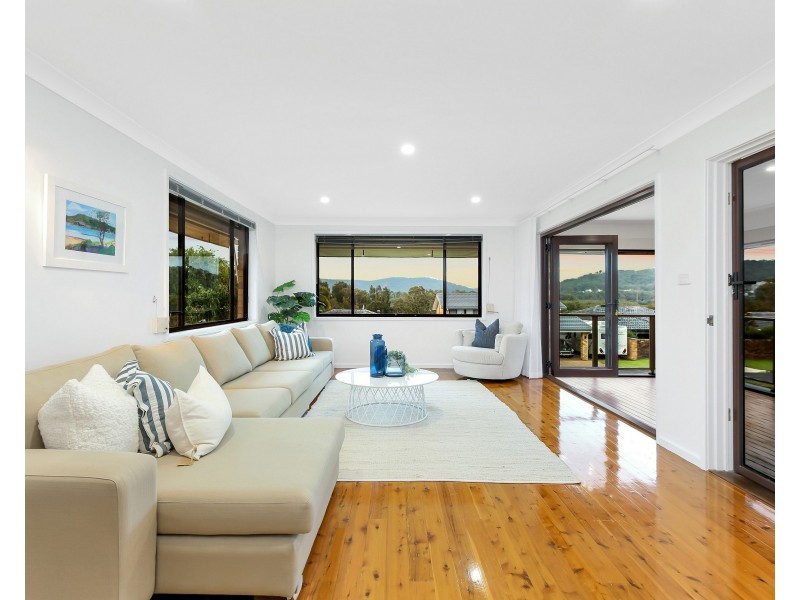 21 Matthews Parade, Point Clare NSW 2250