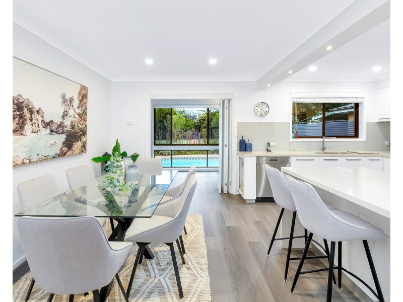 21 Matthews Parade, Point Clare NSW 2250