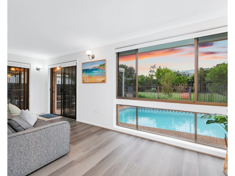 21 Matthews Parade, Point Clare NSW 2250