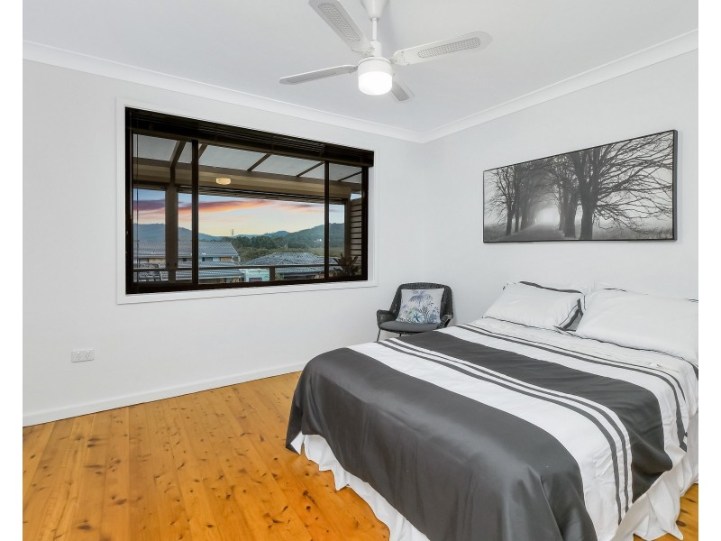 21 Matthews Parade, Point Clare NSW 2250