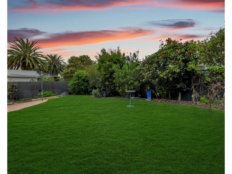 21 Matthews Parade, Point Clare NSW 2250