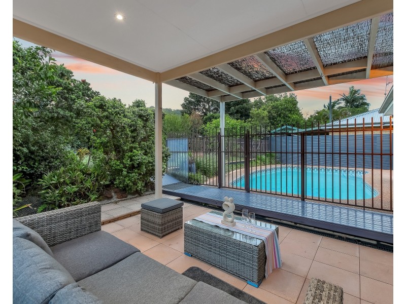 21 Matthews Parade, Point Clare NSW 2250