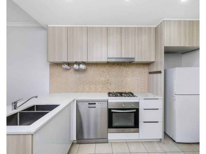 2/77 Faunce Street, Gosford NSW 2250