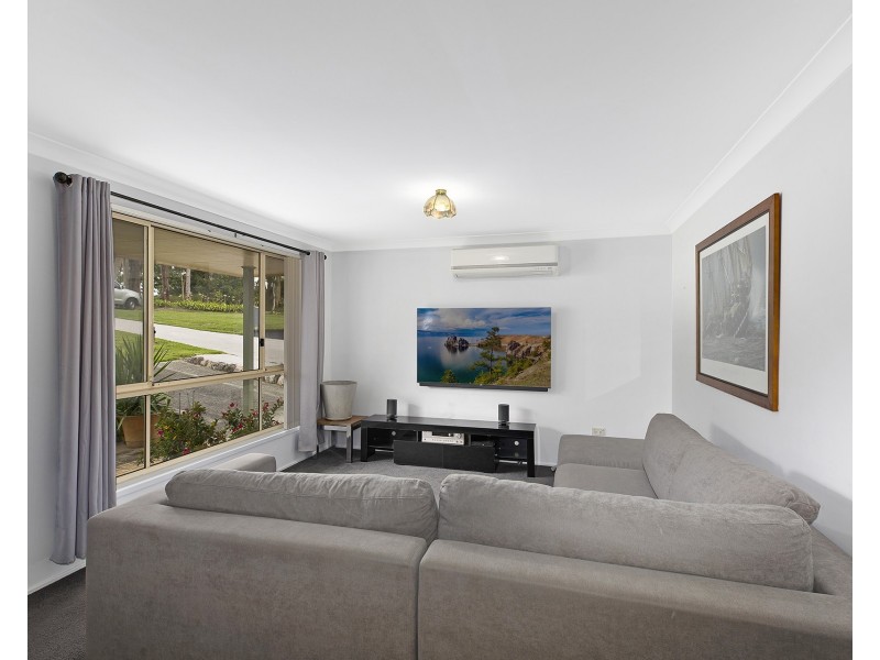 14 Churchill Crescent, Windermere Park NSW 2264