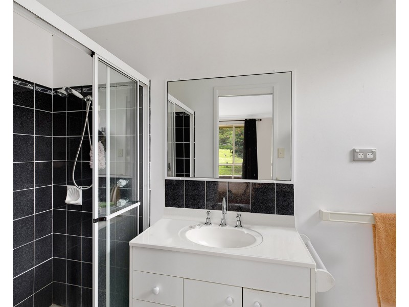 14 Churchill Crescent, Windermere Park NSW 2264